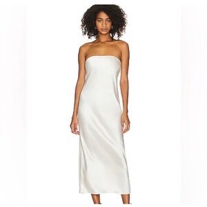 Maggie MacDonald Oxly Midi Dress Creme
L'Academie, size L